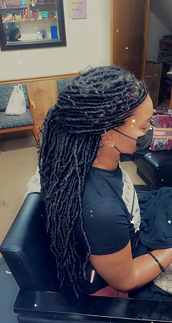 Goddess Locs handdone edges crochet middle